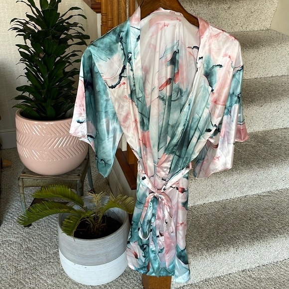 Secret Treasures Marble Pink & Blue Satin Robe - Picture 1 of 7